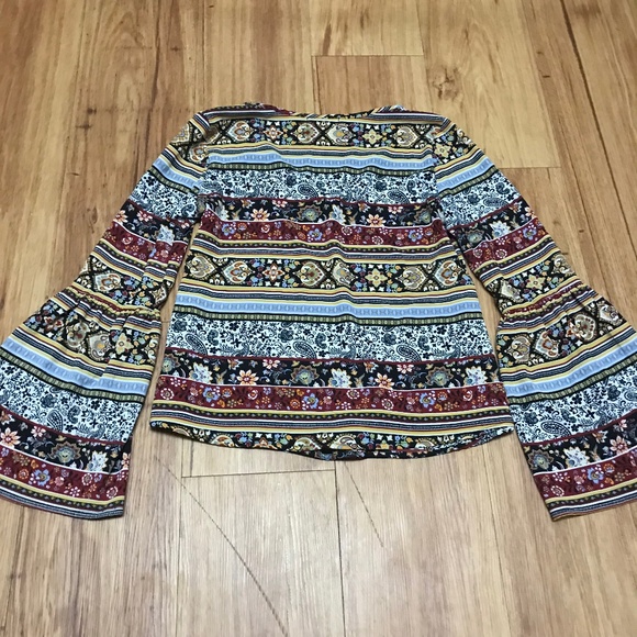 Olsenboye Striped Pattern Open Bell Sleeve Blouse - Picture 7 of 8